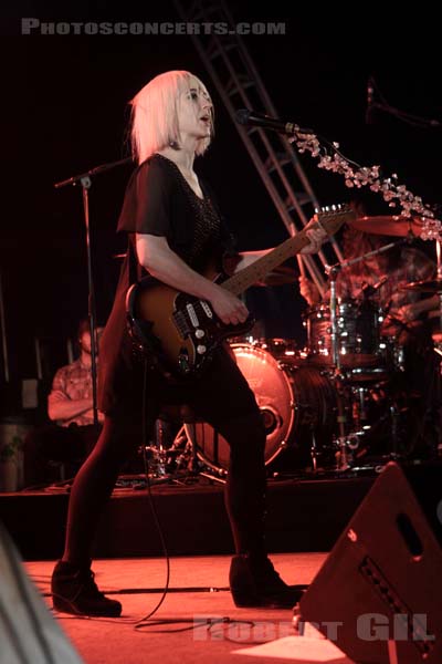 THE JOY FORMIDABLE - 2011-06-24 - PARIS - Hippodrome de Longchamp - Rhiannon Bryan - Matt Thomas